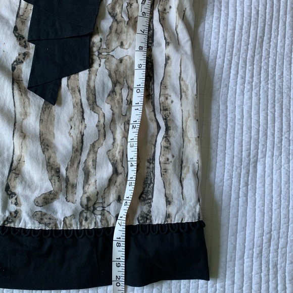 Kenzie tank top, front detail, adjustable straps. - Picture 4 of 7